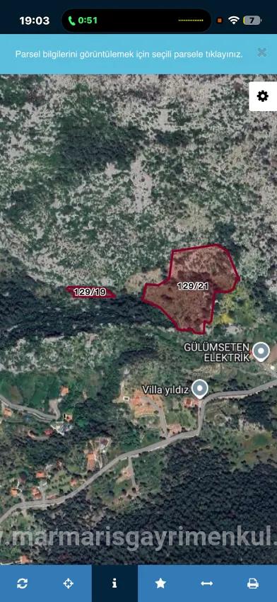 Dorfstraße des Bauernhofs auf der Straße 2500 m2 verkaufliches Grundstück