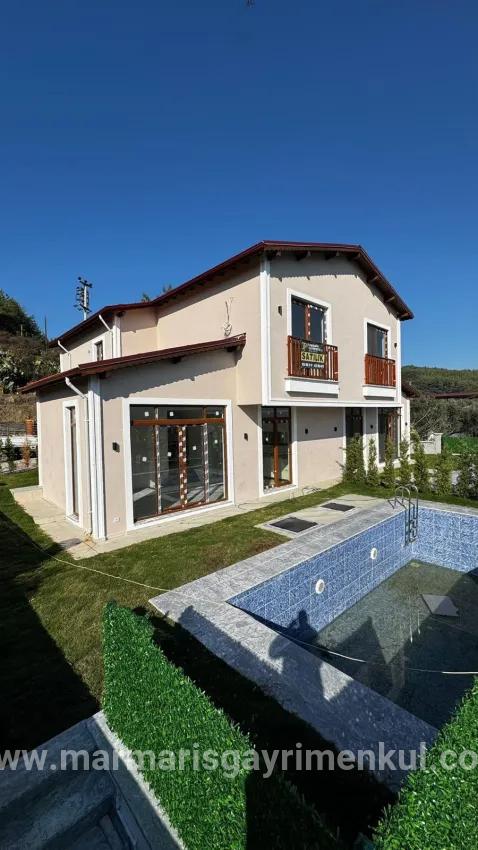 3+1-Zimmer Villa Zu verkaufen in Kızılyaka Bz. Ula - 465 m²