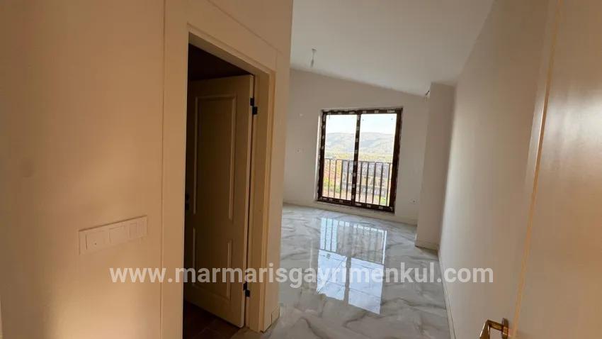 3+1-Zimmer Villa Zu verkaufen in Kızılyaka Bz. Ula - 465 m²