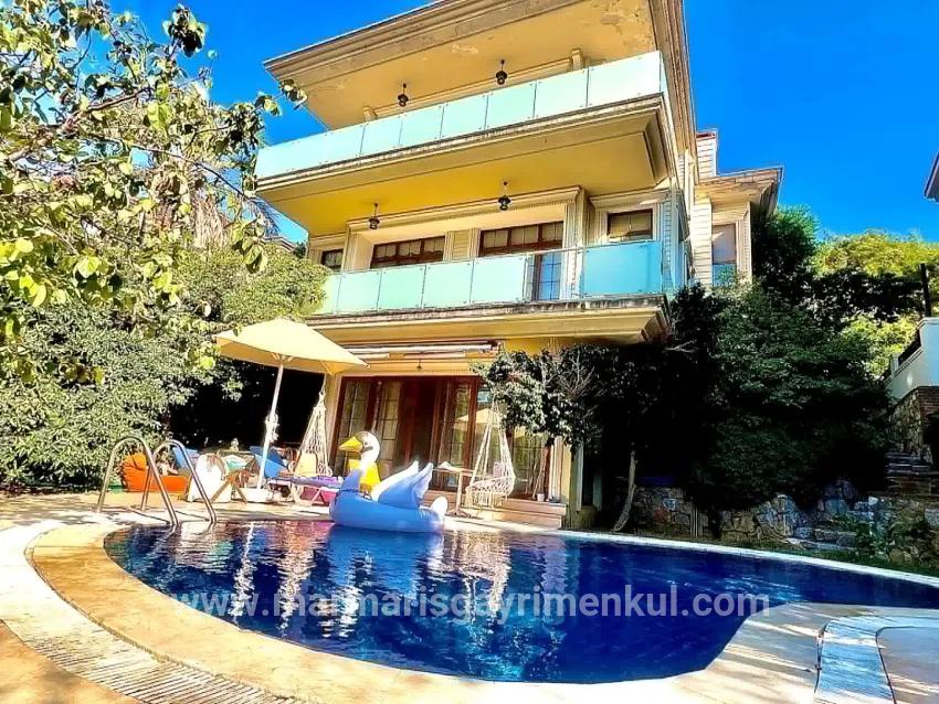 4+2-Zimmer Einfamilienhaus Zu verkaufen in Armutalan Bz. Marmaris - 970 m²