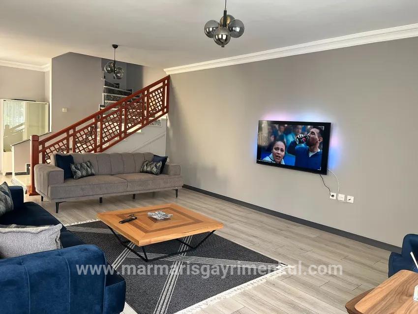 3+1-Zimmer Einfamilienhaus Zu vermieten in Kemeraltı Bz. Marmaris - 200 m²