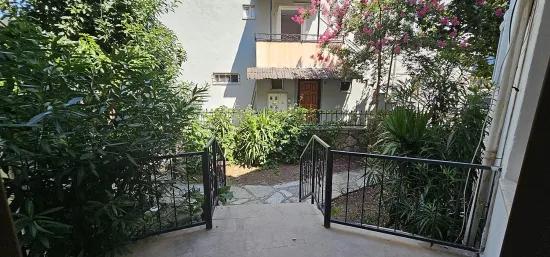 Armutalan Nachbarschaft 3+1 Zu verkaufen Freistehend Duplex Villa