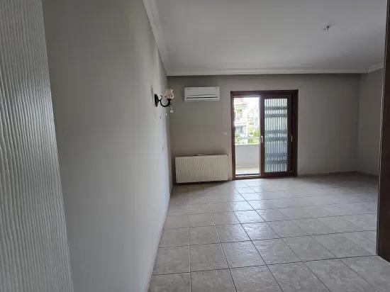 3+1 zu vermietende Wohnung Im jungen Gebäude Im Viertel Çıldır