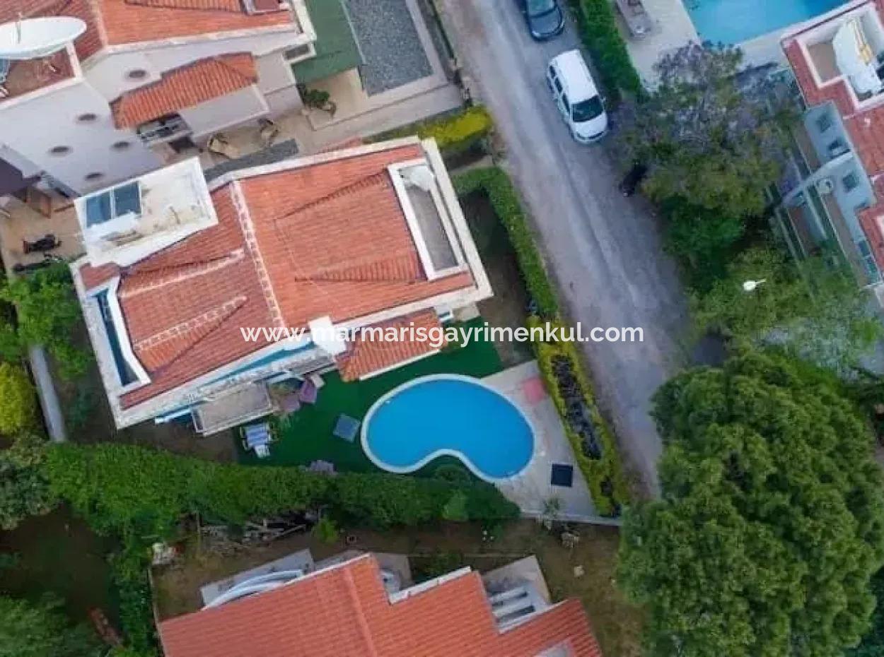 Das Gebiet Von Marmaris Armutalan Freistehende Villa Zum Verkauf 4 Zimmer 1 Wohn-Zimmer-Triplex-Villa Komplett