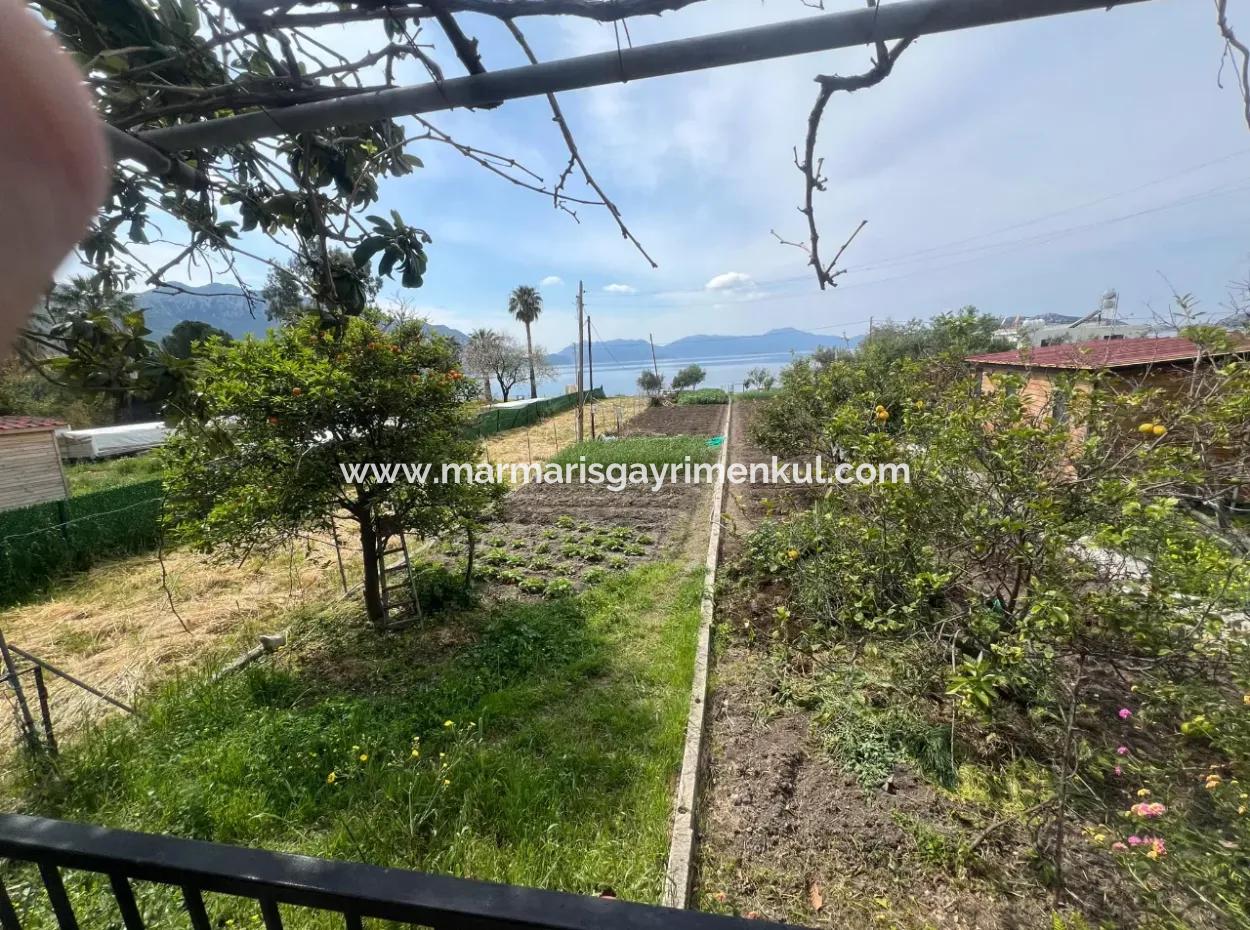 Einfamilienhaus Zum Verkauf Auf Einem 2000M2 Großen Grundstück Am Meer Im Viertel Marmaris Söğüt. Geeignet Zum Festbinden Eines Bootes Davor.