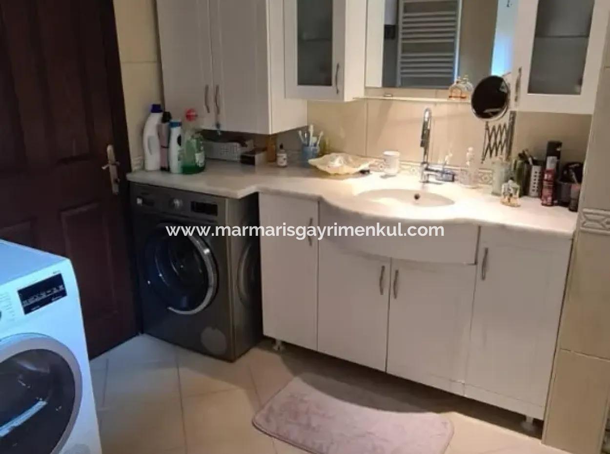 Villa Zu Verkaufen In Armutalan, Marmaris Mit Freistehendem Garten Und Pool