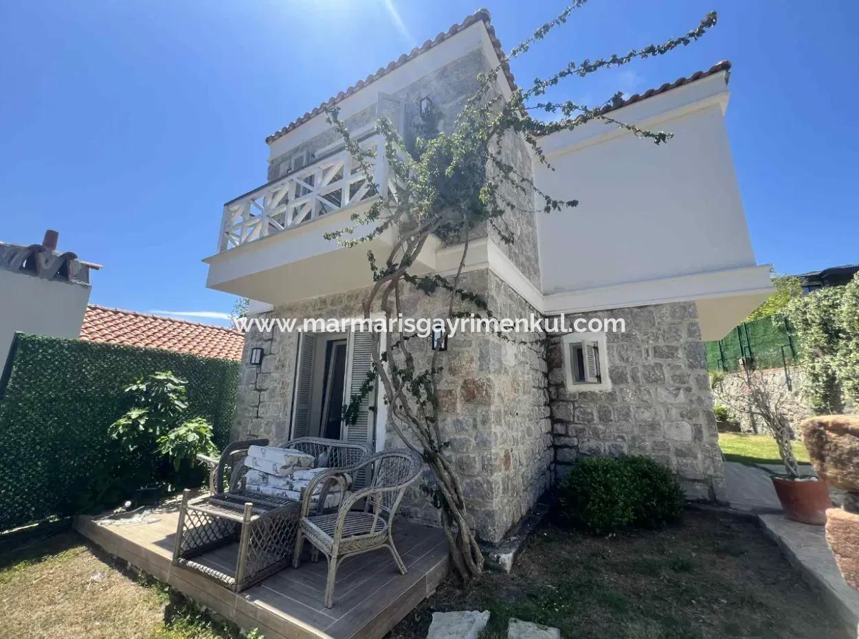 3 Zimmer 1 Wohnzimmer 140M2 2 Villen Zum Verkauf Mit Pool Mit Herrlichem Meerblick Im Viertel Selimiye Im Bezirk Marmaris