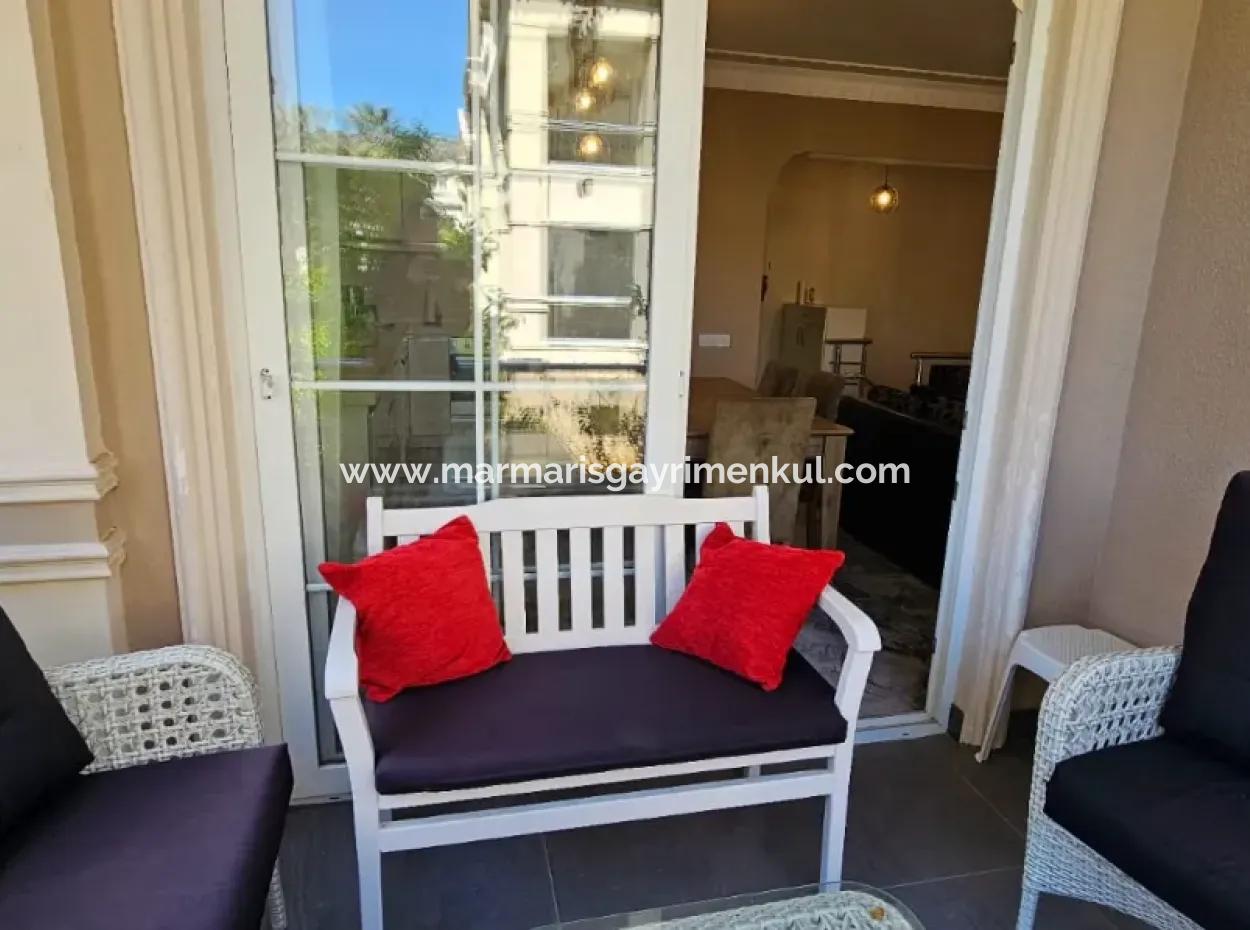 Camiavlu Neighborhood 3 1 Rückwärtsduplex Zum Verkauf Auf Einem Sicheren Gelände Mit Pool