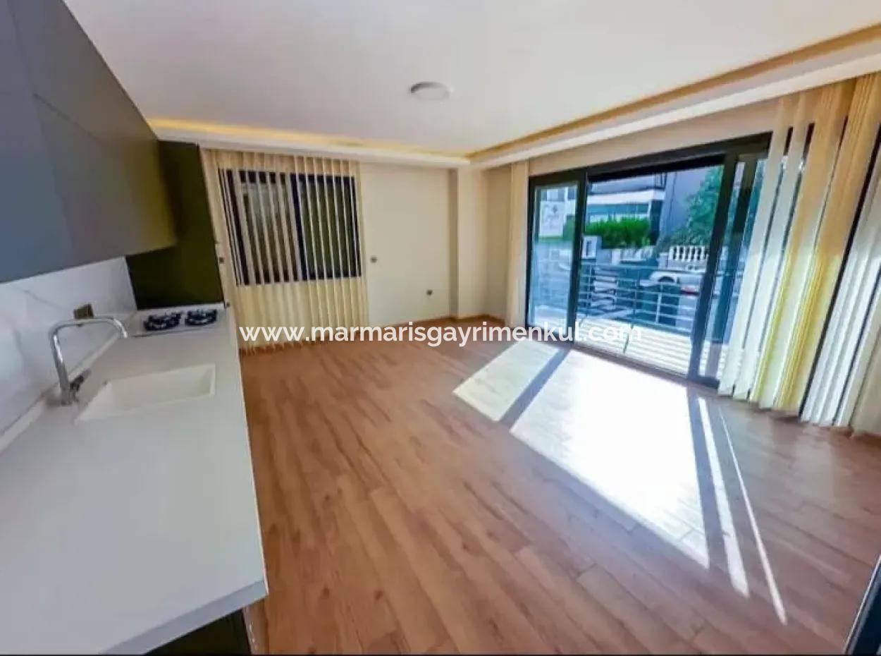 Çıldır Viertel 2 1 Jahre Alte Wohnung Zum Verkauf Mit 1 Hohem Eingangsparkplatz