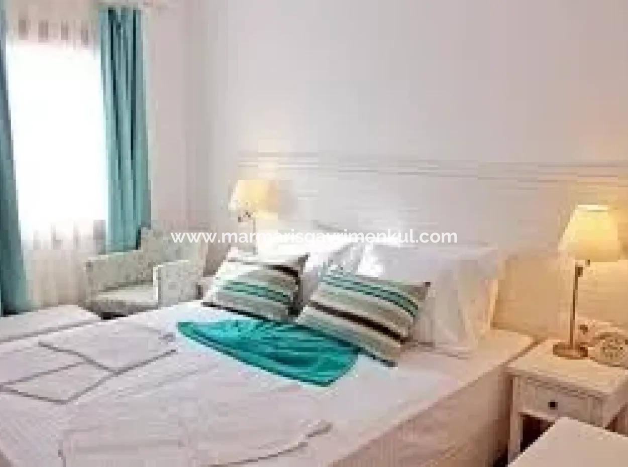 Zum Verkauf Am Meer In Einer Entfernung Von 40 Km Von Marmaris Hotel Handtücher