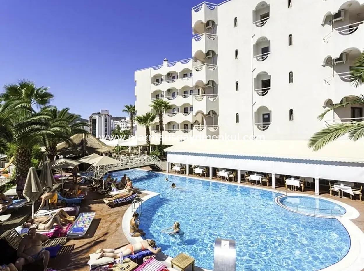 100 Zimmer-Hotel Mit Pool Im Zentrum Von Marmaris Zum Verkauf