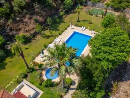 3 1 Garten-Maisonette-Wohnung Zum Verkauf In Beldibi Im Stadtteil Marmaris In Einem Komplex Mit Blick Auf Die Natur Swimmingpool