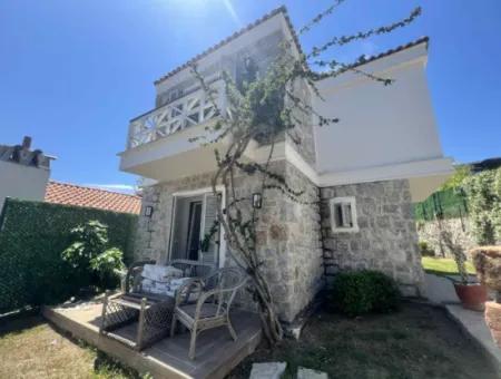 3 Zimmer 1 Wohnzimmer 140M2 2 Villen Zum Verkauf Mit Pool Mit Herrlichem Meerblick Im Viertel Selimiye Im Bezirk Marmaris