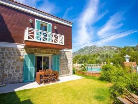3 Zimmer 1 Wohnzimmer 140M2 2 Villen Zum Verkauf Mit Pool Mit Herrlichem Meerblick Im Viertel Selimiye Im Bezirk Marmaris