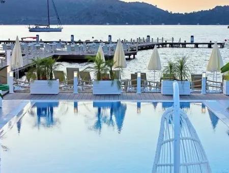 Zum Verkauf Am Meer In Einer Entfernung Von 40 Km Von Marmaris Hotel Handtücher