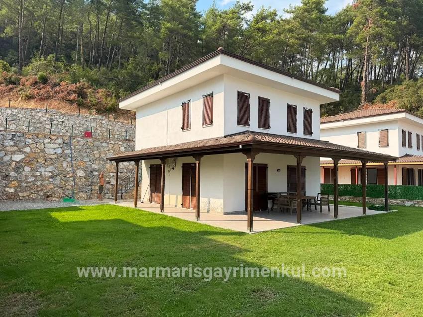 5+1 Bedroom Villa For rent in Çetibeli Nbh. Marmaris - 220 m²