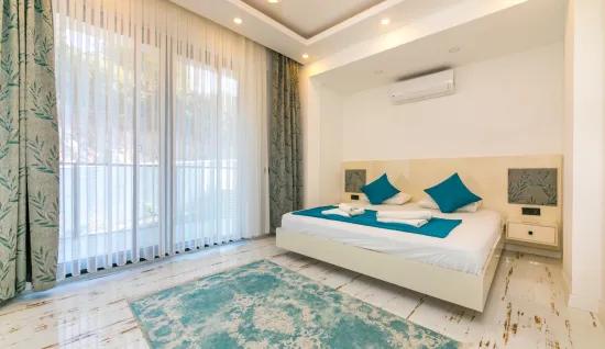 In Faralya, a magnificent villa with a sea view
