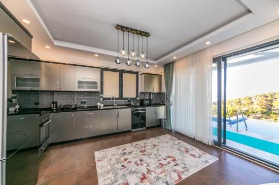 In Faralya, a magnificent villa with a sea view