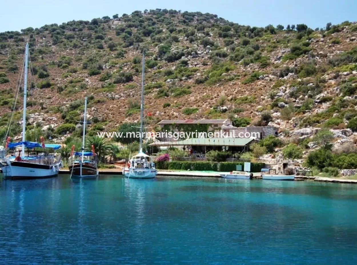 Built On A Plot Of 7000 M2, The Yacht Club Hotel ,Yacht For Sale By The Sea Location