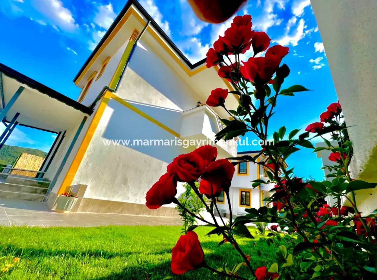 Villa For Sale In Marmaris Çetibeli With 3 Swimming Pools And Children's Pool And Caretaker House In 780M2 Plot