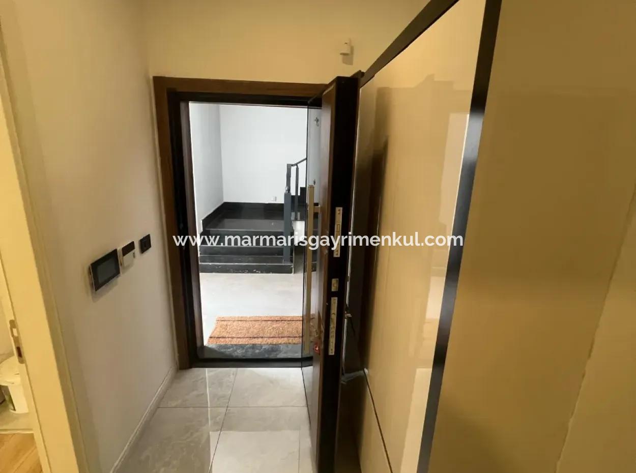 Luxury Apartment For Sale In A Stylish Complex In The Center Of Marmaris, With Ground Floor, Garden, 3 Rooms, 1 Living Room, Parking Lot