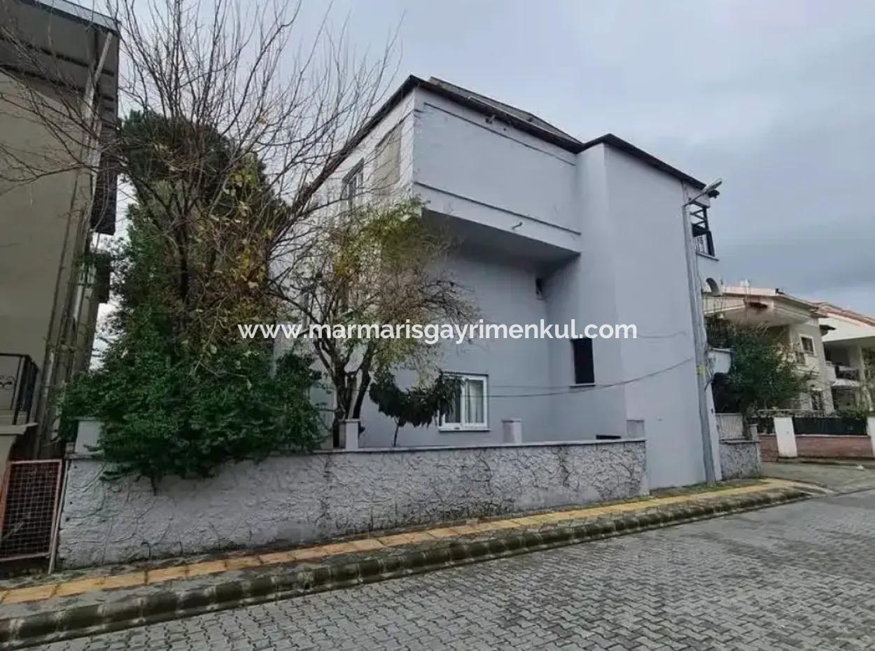 Camiavlu Neighborhood Building With 5 Flats For Sale