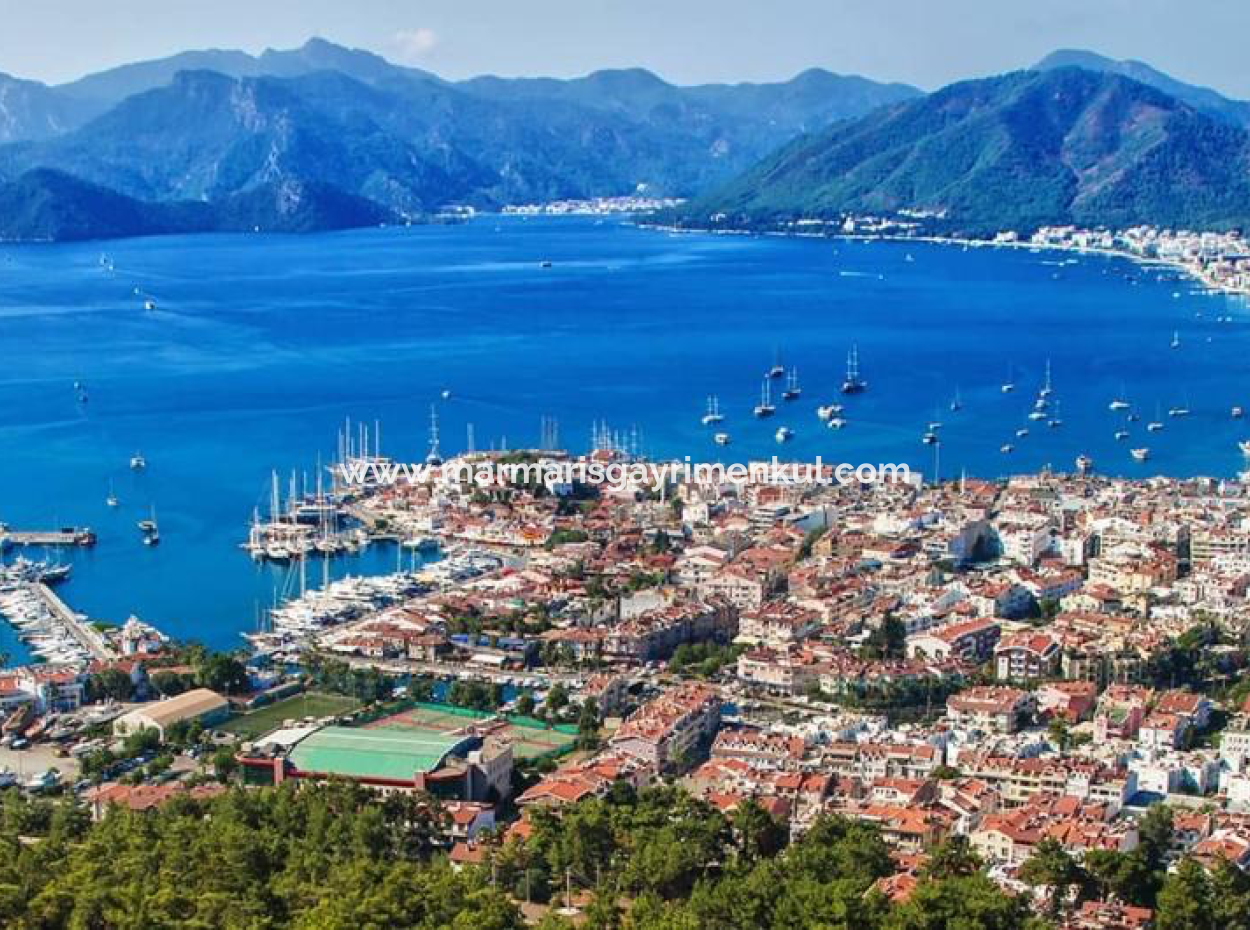 Land For Sale Of 1100 M2 Zoned In The Center Of Marmaris