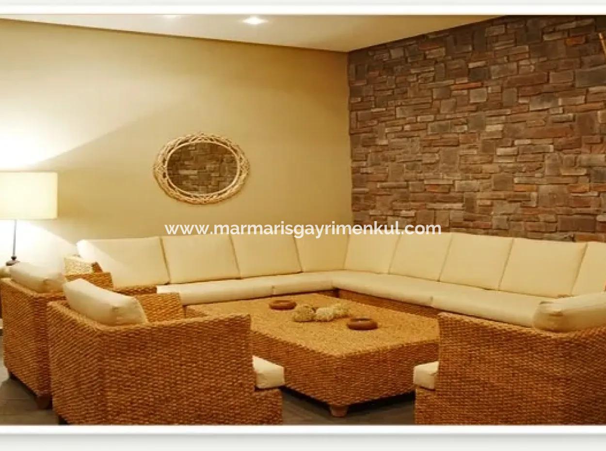 100 Room Hotel With Pool In The Centre Of Marmaris For Sale