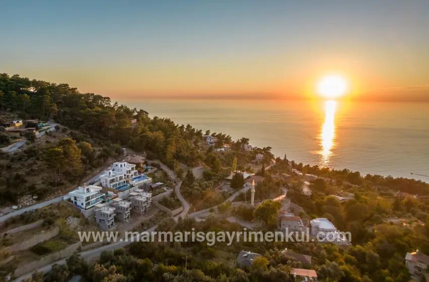 Для продажи Семейный дом 4+1 в Faralya Fethiye - 500 m²