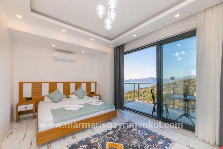 Для продажи Семейный дом 4+1 в Faralya Fethiye - 500 m²