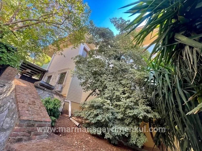 Для продажи Семейный дом 4+2 в Armutalan Marmaris - 970 m²