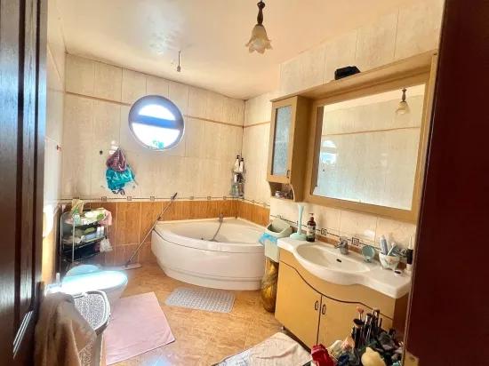 На продажу 4+2 Вилла – 970 m² доля участка – Armutalan