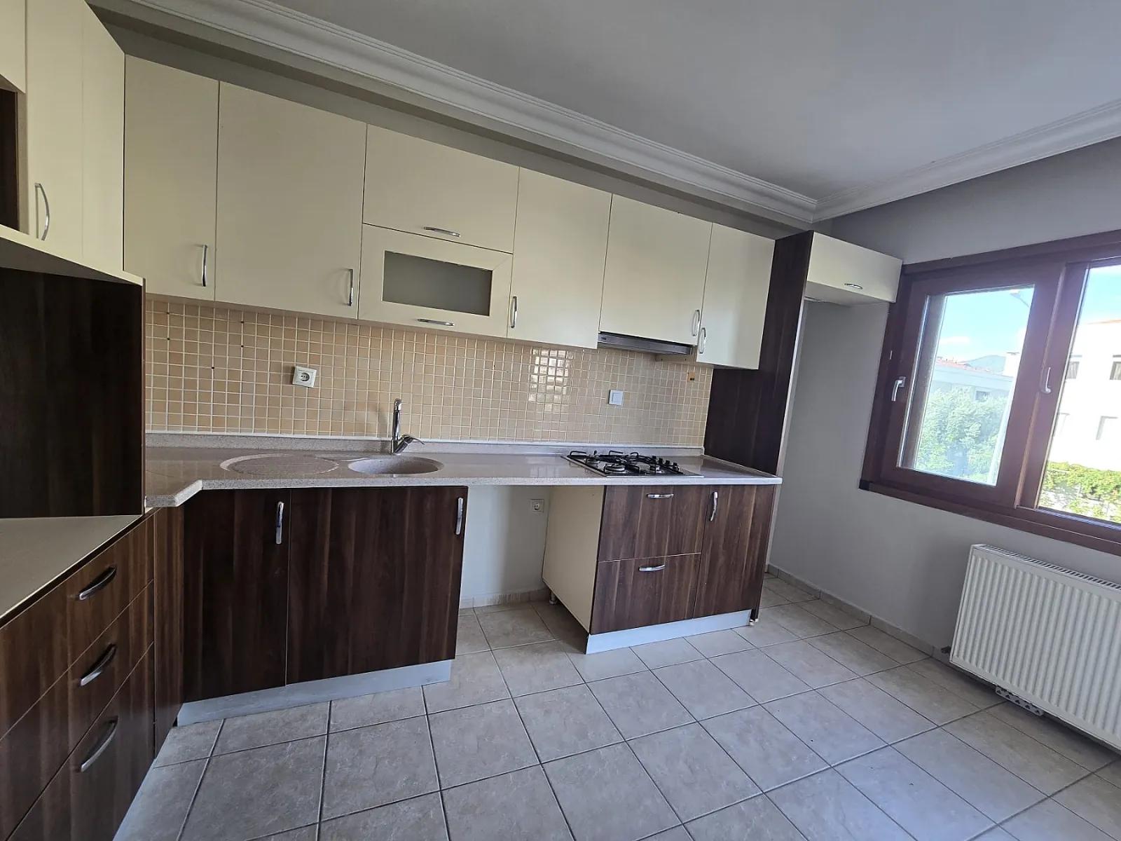 Çıldır Mahallesi Genç Binada 3+1 Kiralık Daire