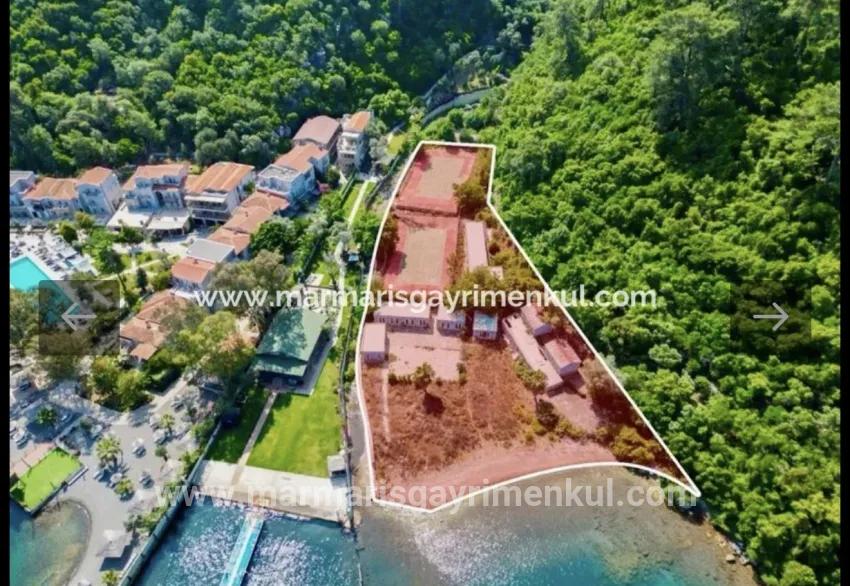 Marmaris Adaköy mevkiinde 4500m2 denize sıfır Özel mülk