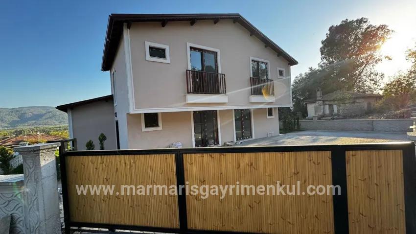 Ula Kızılyaka Mah. Satılık 3+1 Villa - 465 m²