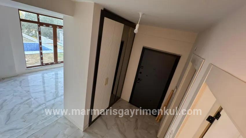 Ula Kızılyaka Mah. Satılık 3+1 Villa - 465 m²