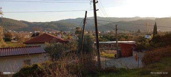 Akyaka,ya 8 Km Uzaklıkta 15 Odalı Villa Projesi Çizilmiş 1186 M2 Satılık Arsa