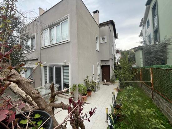 Emlakçıdan Gayrimenkul'den Beldibi Satılık 3+1 Müstakil Tripleks Villa
