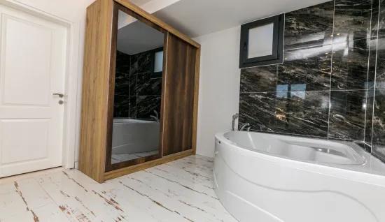 Faralya'da deniz manzaralı muhteşem bir villa