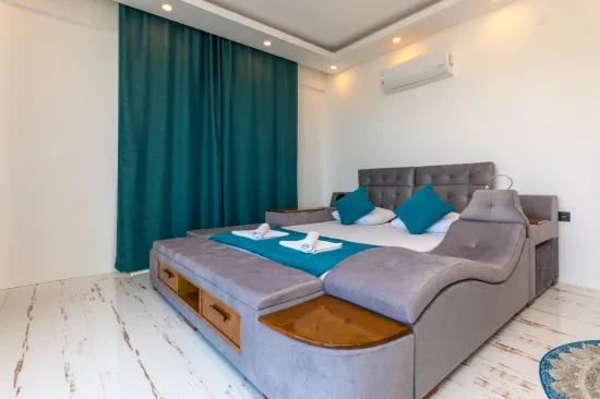 Faralya'da deniz manzaralı muhteşem bir villa