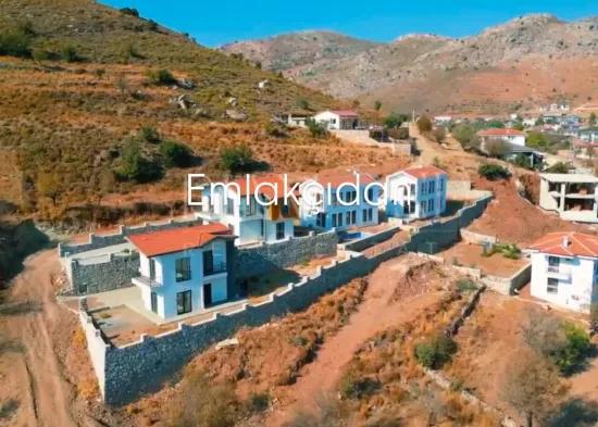 Marmaris Bozburun mahallesinde muhteşem deniz manzaralı 4+1 sıfır 170 m2 satılık villa