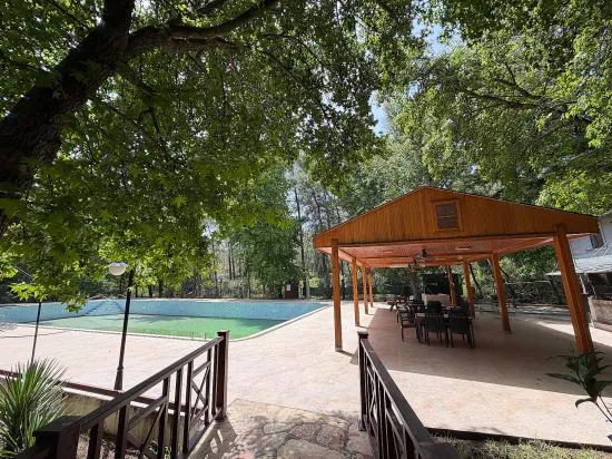 Bencik köyünde yeşil deniz sitesinde satılık villa