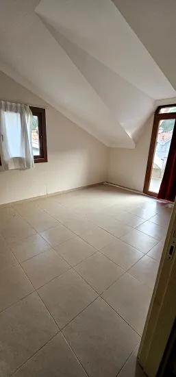 Beldibi’nde sıfır ayarında genç binada ferah ve geniş 3+1 kiralık daire