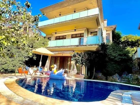 Satılık 4+2 Villa – 970 m² Arsa Payı – Armutalan
