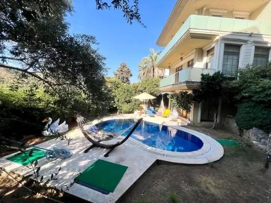 Satılık 4+2 Villa – 970 m² Arsa Payı – Armutalan