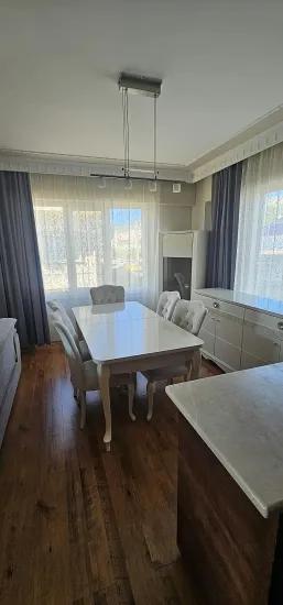 Marmaris Camii Avlu Mahallesi Havuzlu Sitede Lüks 3+1 Kiralık Eşyalı Çatı Dubleksi