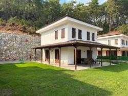 Marmaris Çetibeli Mah. Kiralık 5+1 Villa - 220 m²