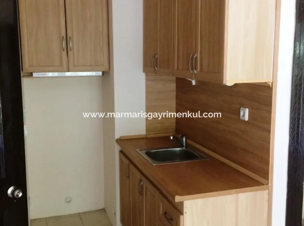 Marmaris Merkezinde 10 Odalı Havuzlu 2.500M2 Arsa İçinde Malikanemiz Satılıktır.