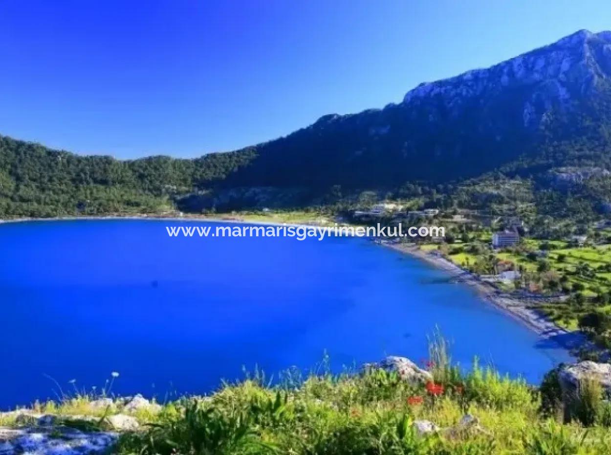 Marmaris,Den 18 Km Uzaklıkta 19000M2 Denize Sıfır Otel Arsamız Satılıktır.