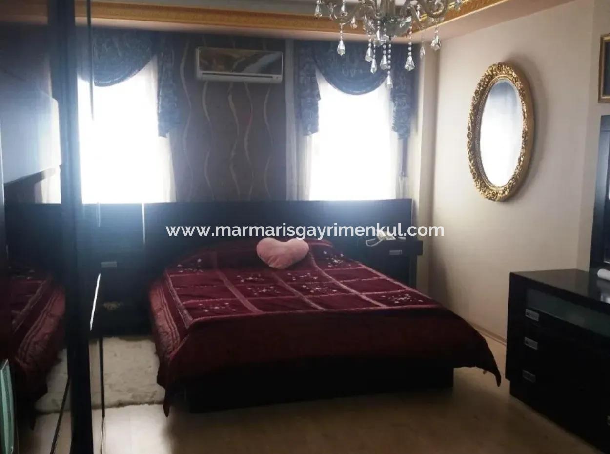 Marmaris İçinde 7000M2 Arsa Üzerine Kurulu 8 Oda Çiftlik Evi Havuz Mevcut